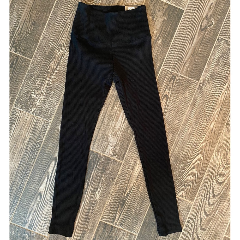 VS pink yoga pants